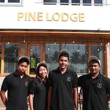 Pine Lodge Malé Buitenkant foto