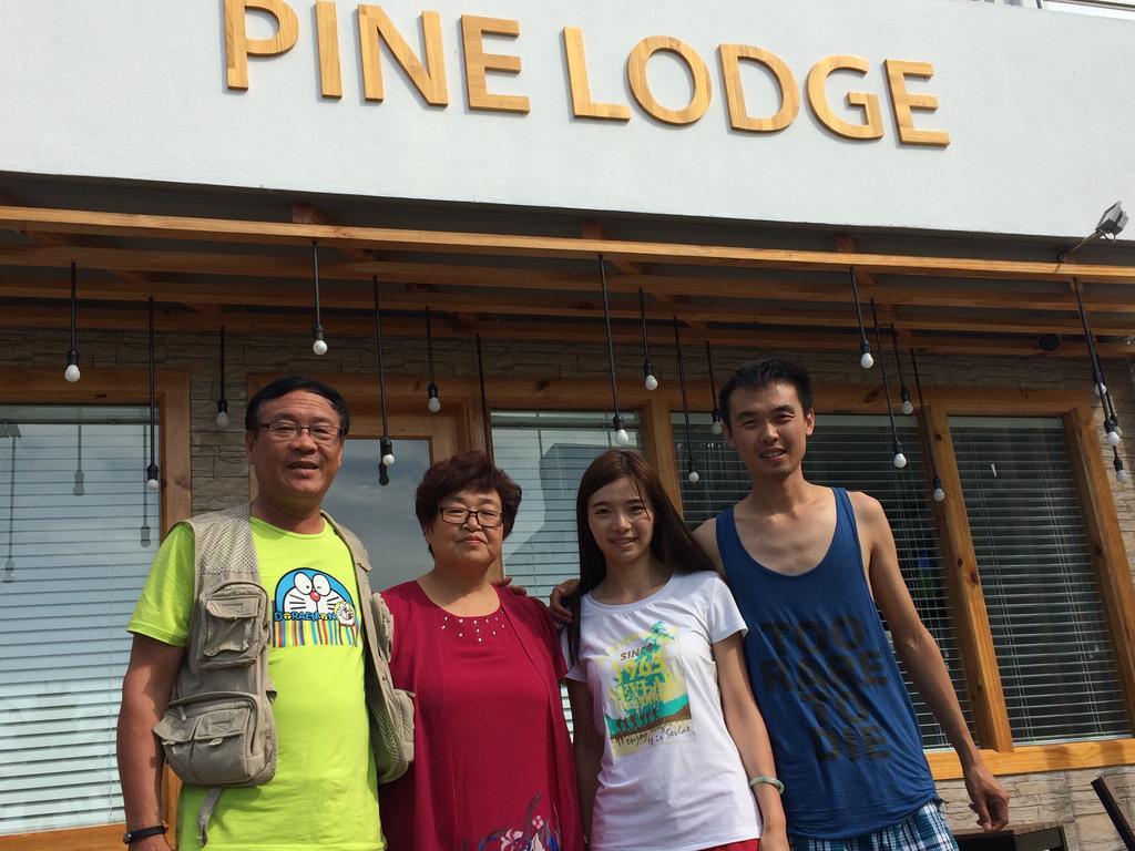Pine Lodge Malé Buitenkant foto