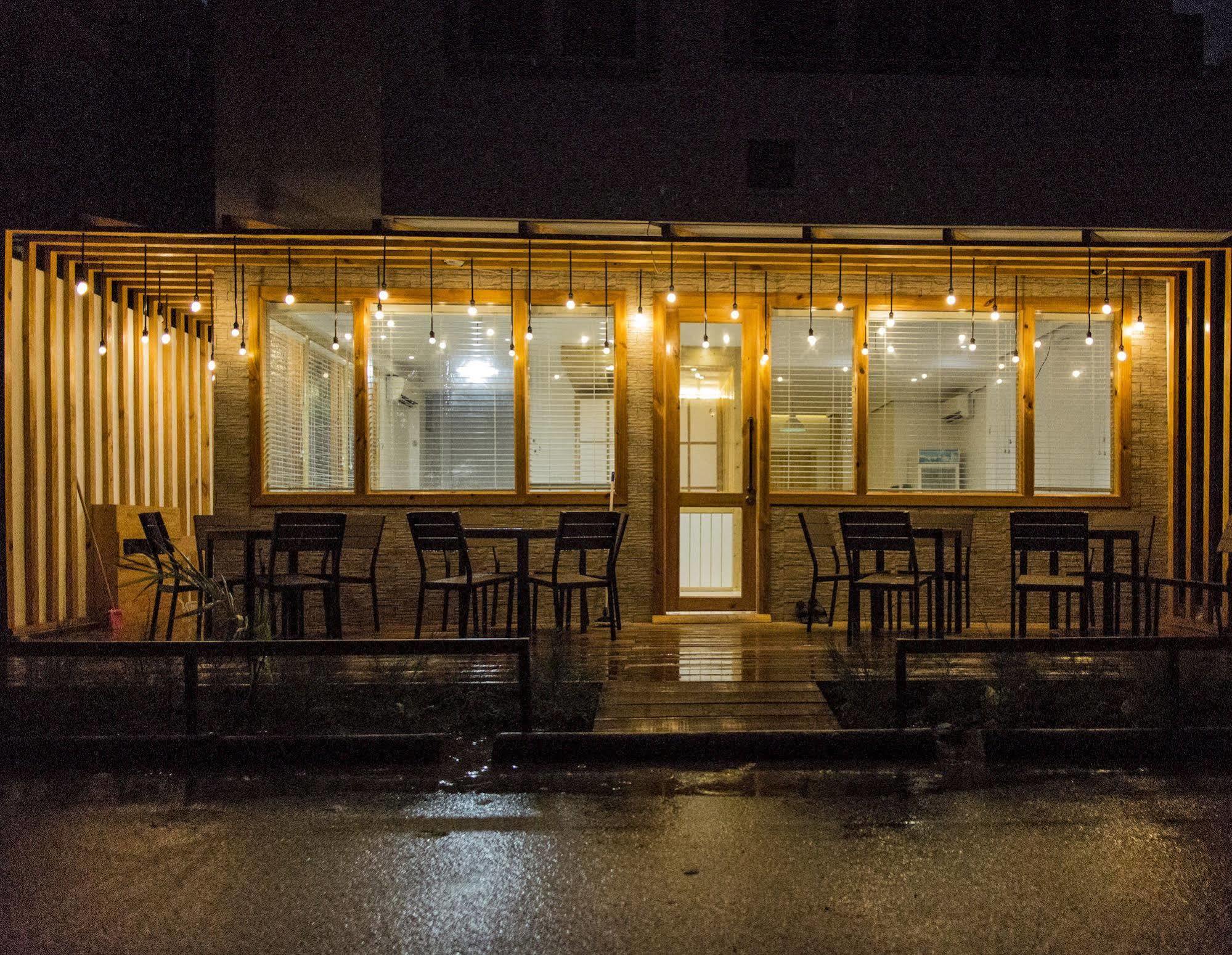 Pine Lodge Malé Buitenkant foto